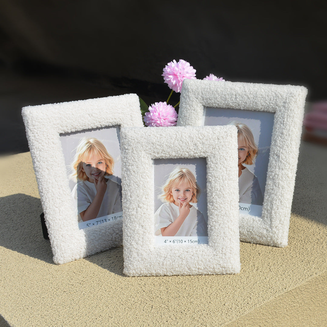 ELOWEN | TEXTURED PLUSH PHOTO FRAME