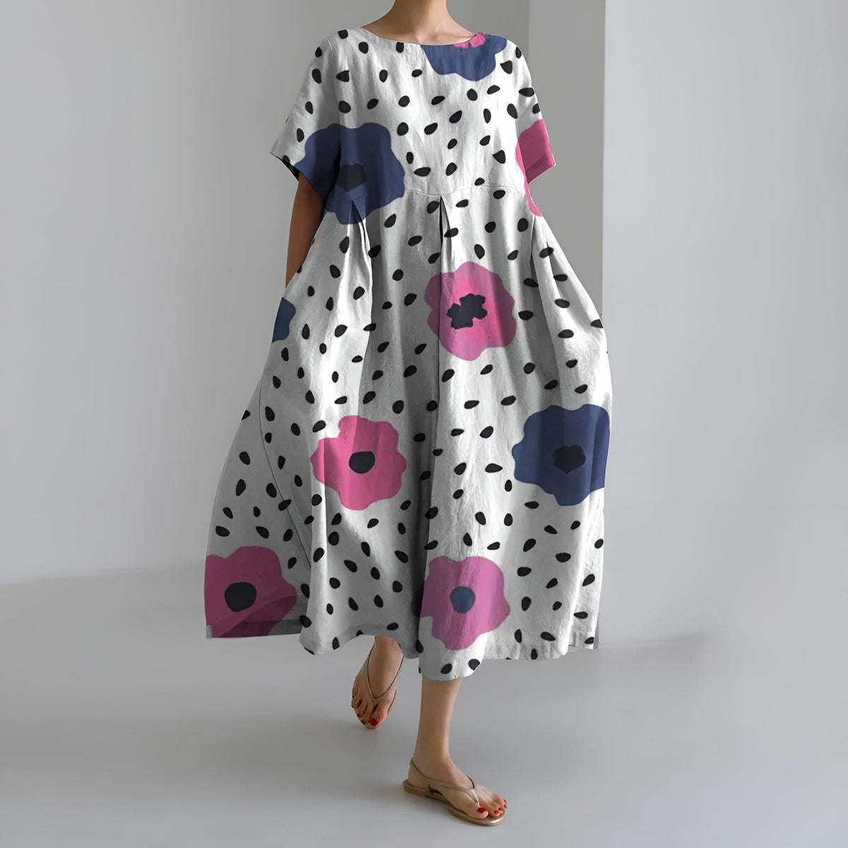 MEERI | ARTISTIC MAXI DRESS WITH VINTAGE FLORAL PATTERN AND CAREFREE ELEGANCE