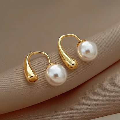 ELARA | MINIMALIST ARC PEARL EARRINGS