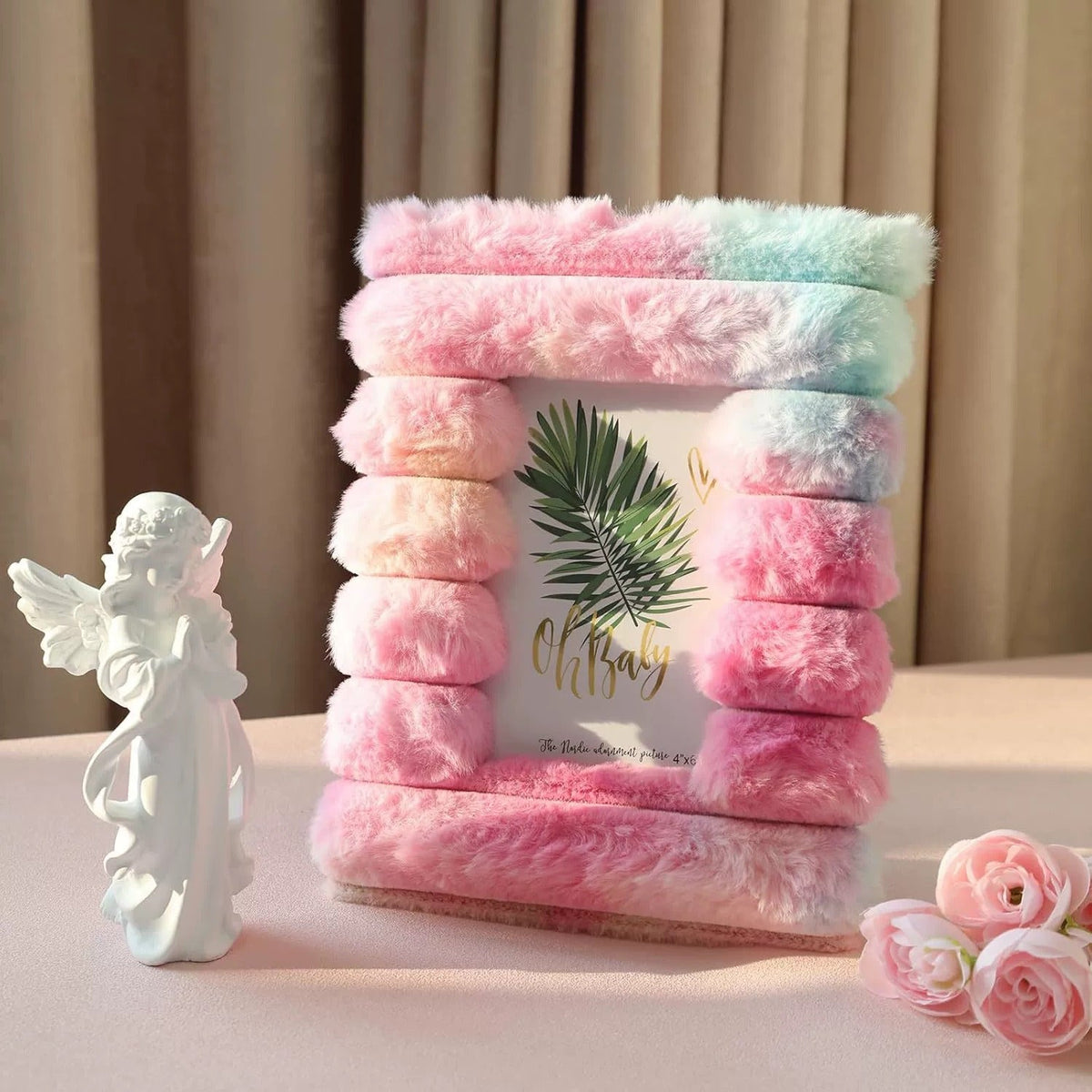 BLUSHORA | PASTEL STRIPED FAUX FUR PHOTO FRAME