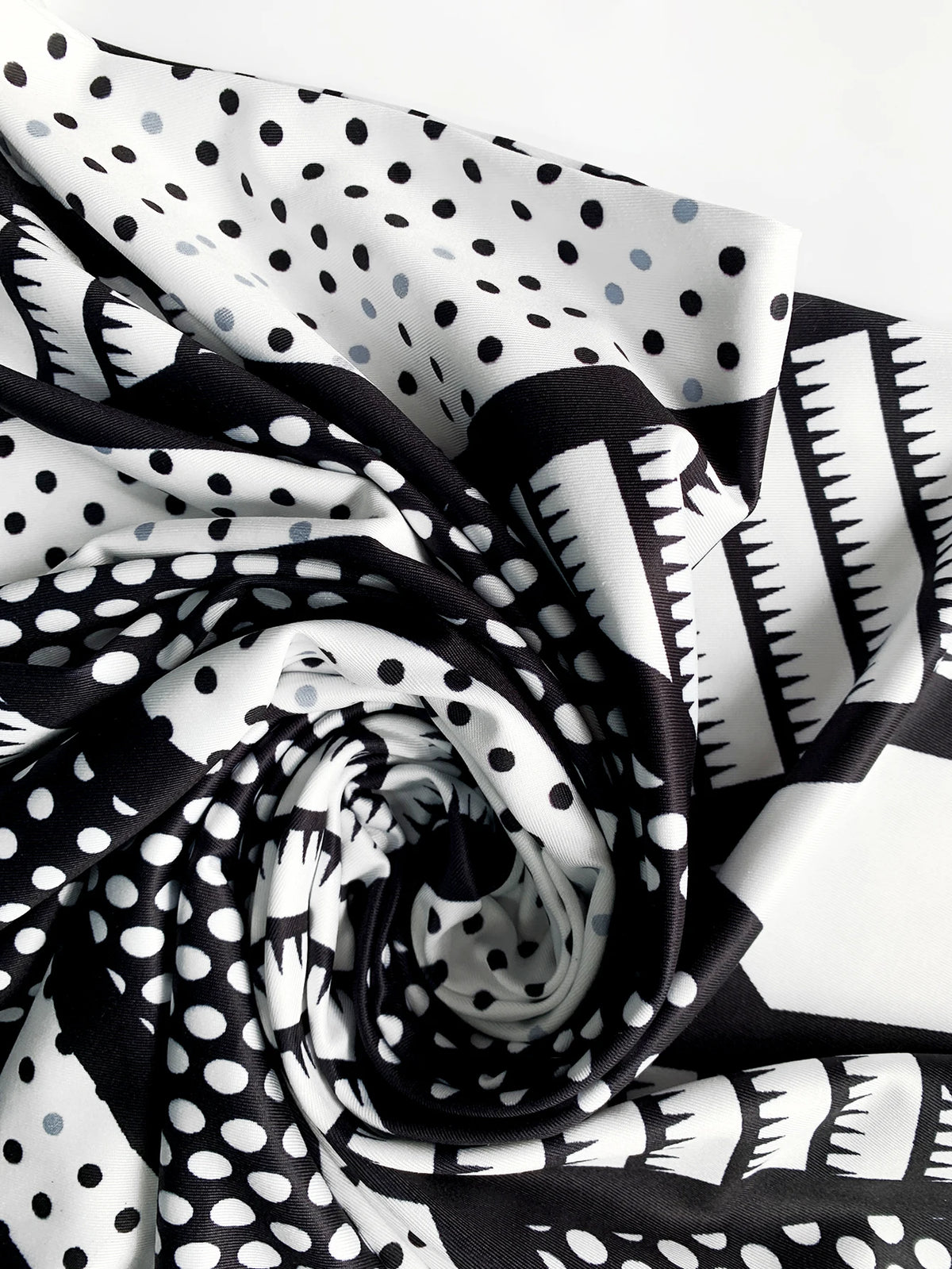 Onda | Grafisches Maxikleid mit V-Ausschnitt
