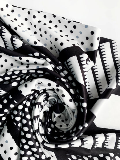 Onda | Grafisches Maxikleid mit V-Ausschnitt