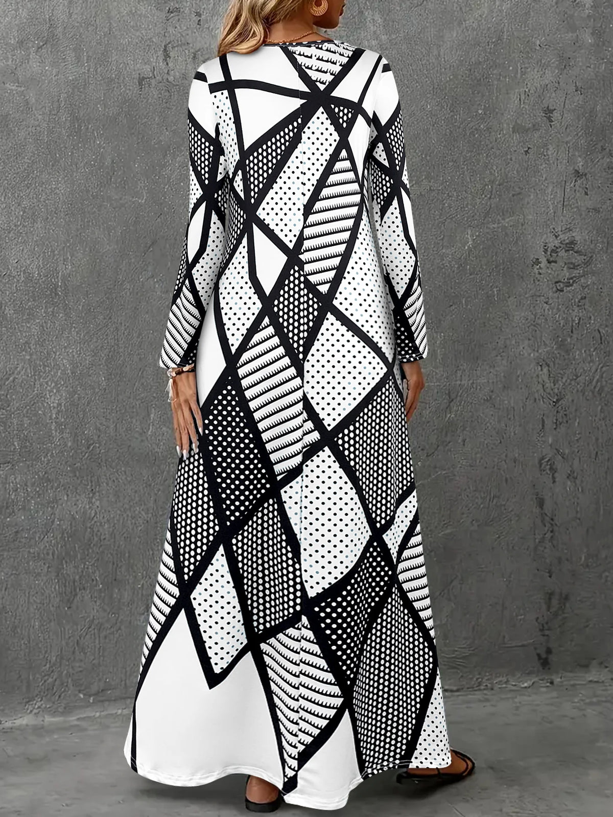 Onda | Grafisches Maxikleid mit V-Ausschnitt