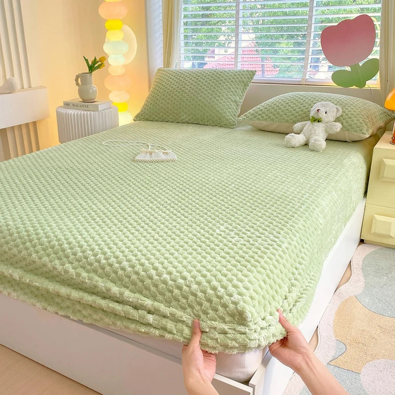 MINTCLOUD | SOFT GREEN PLUSH BEDDING SET