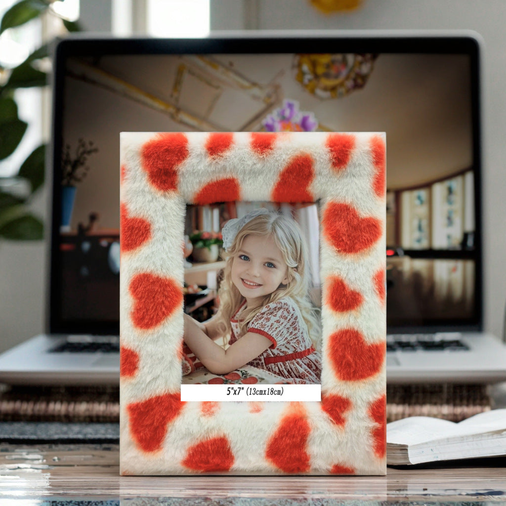 VALERIA | HEART PATTERN FAUX FUR PHOTO FRAME