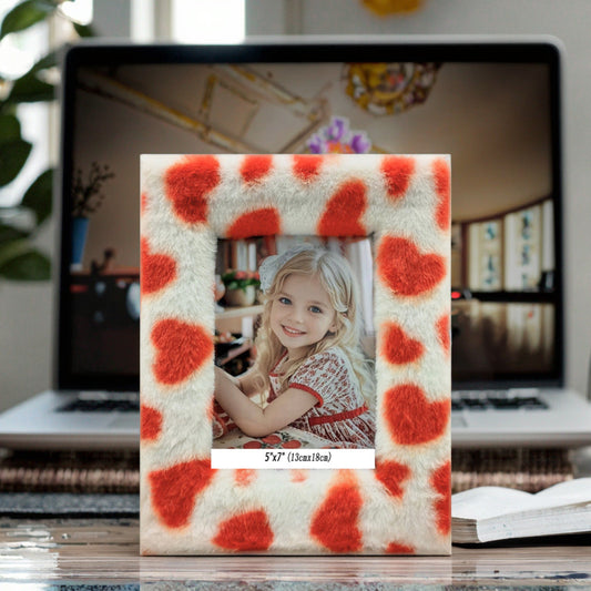 VALERIA | HEART PATTERN FAUX FUR PHOTO FRAME